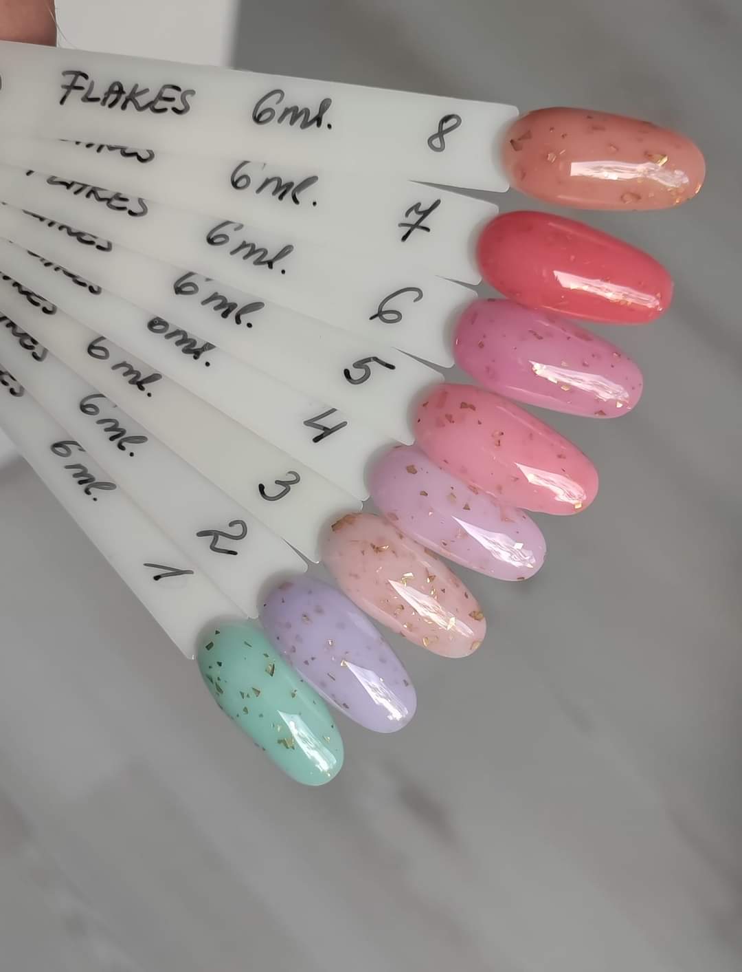 MINI „Gold flakes“ gellakk NR. 6, 6 ml